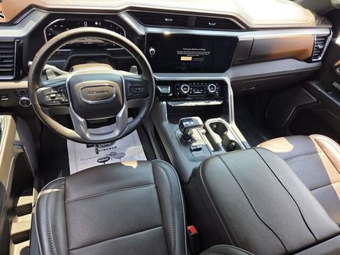 Used 2023 GMC Sierra 1500 Denali w/ Denali Reserve Package AWD/4WD image 12
