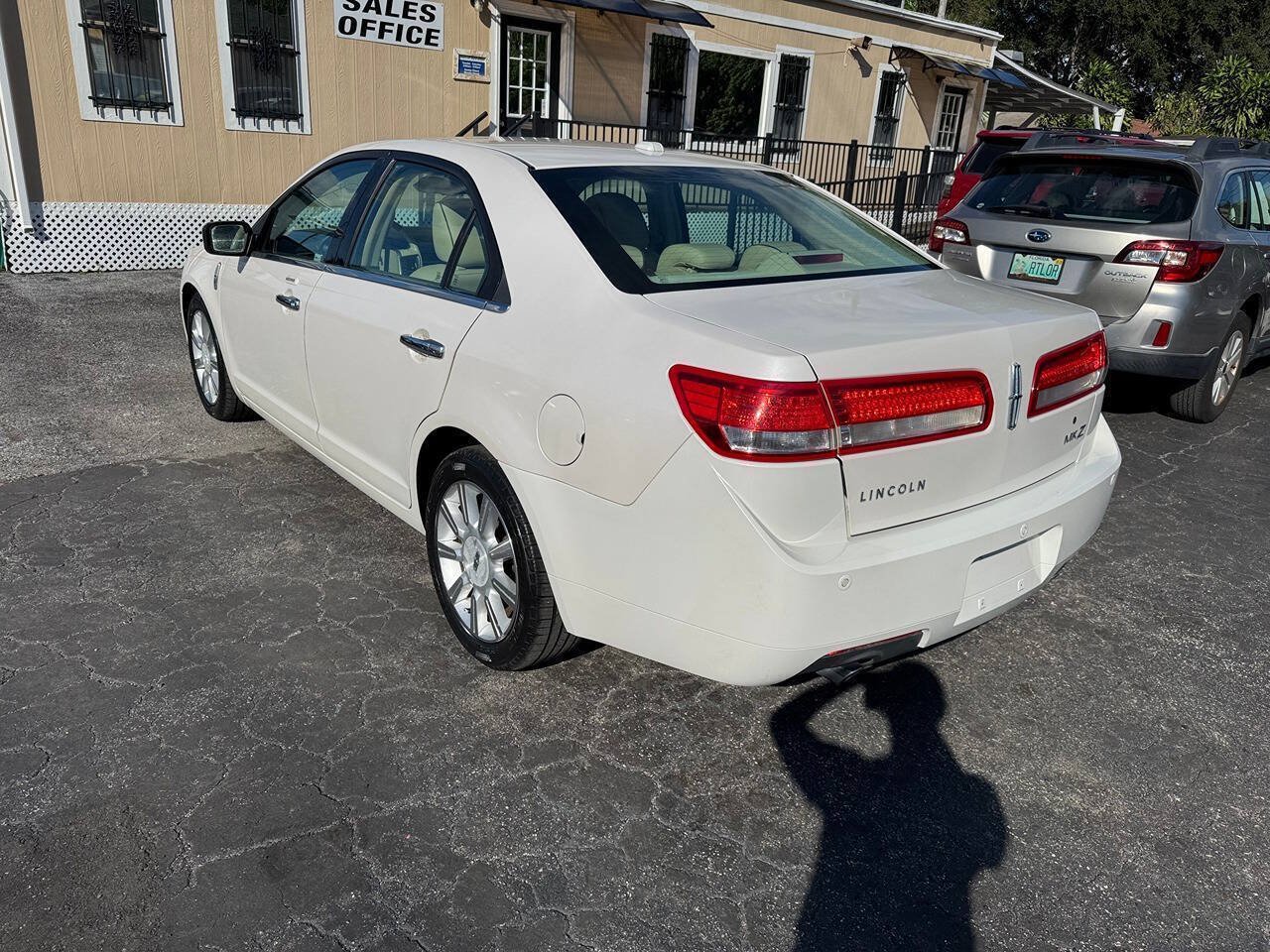 Used 2010 Lincoln MKZ FWD image 6
