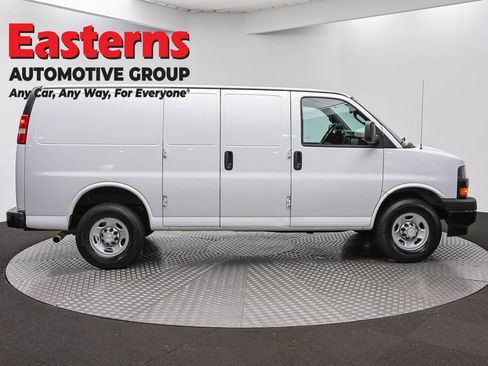 Used 2019 Chevrolet Express 2500 w/ Driver Convenience Package RWD image 4