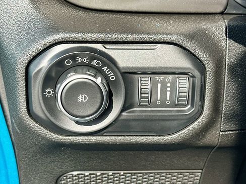 Used 2019 Jeep Wrangler Unlimited Sport S image 11