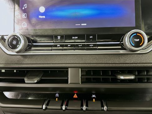 Used 2024 Chevrolet Colorado W/T image 23