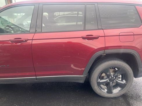 Used 2024 Jeep Grand Cherokee L Altitude AWD/4WD image 3
