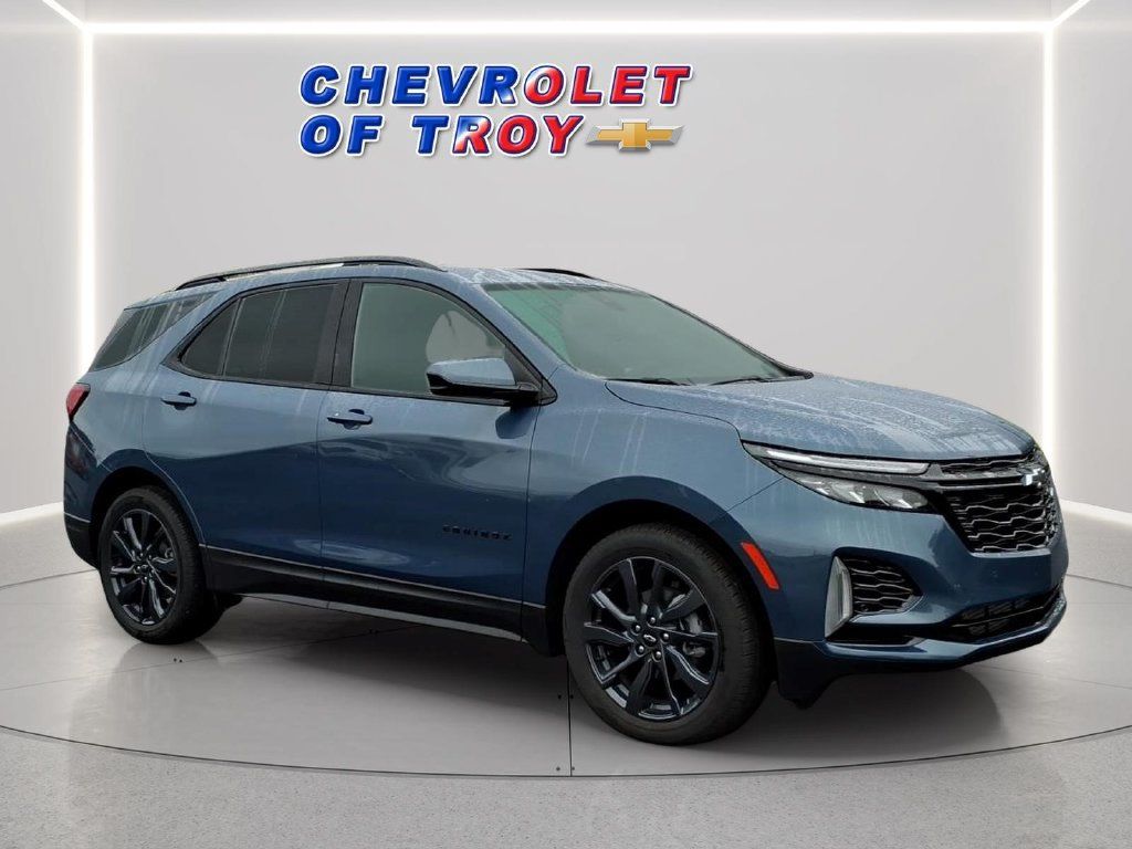 Used 2024 Chevrolet Equinox RS w/ LPO, Floor Liner Package FWD image 1
