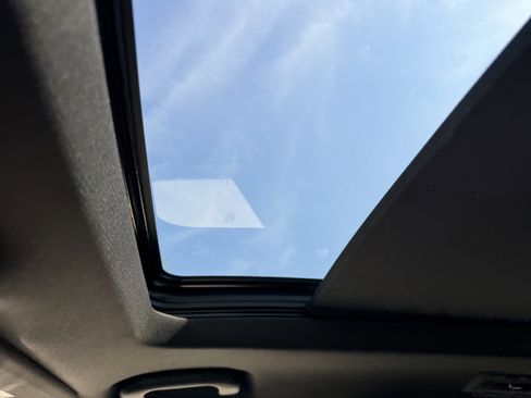 Certified 2024 Cadillac XT6 Sport w/ LPO, ONYX Package image 22