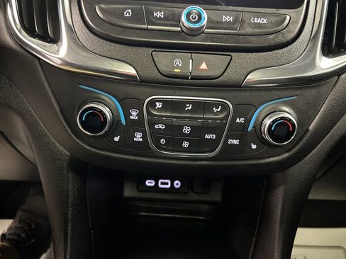 Used 2024 Chevrolet Equinox LT image 19