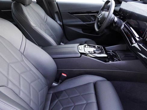 Used 2025 BMW 530i 530i image 12