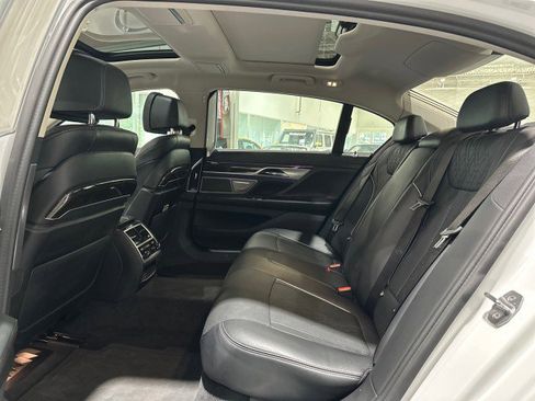 Used 2017 BMW 750i xDrive AWD/4WD image 40
