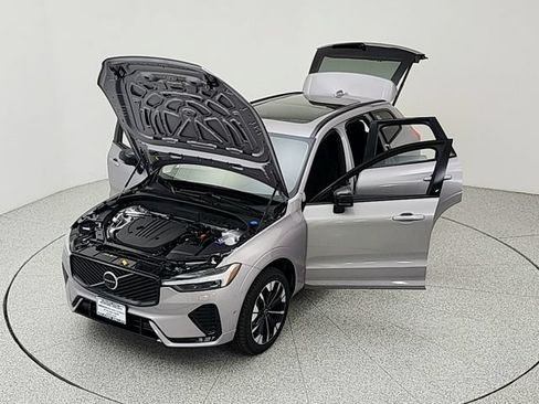 New 2026 Volvo XC60 B5 Plus w/ Protection Package Premier AWD/4WD image 37