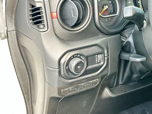 Used 2024 Jeep Wrangler Unlimited Rubicon AWD/4WD image 11