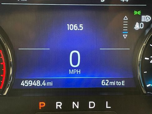 Used 2022 Ford Explorer XLT image 6