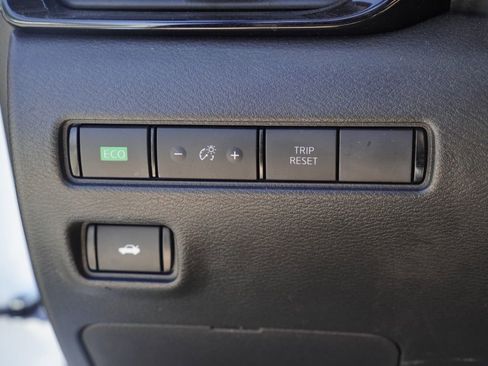 Certified 2023 Nissan Sentra SV FWD image 10