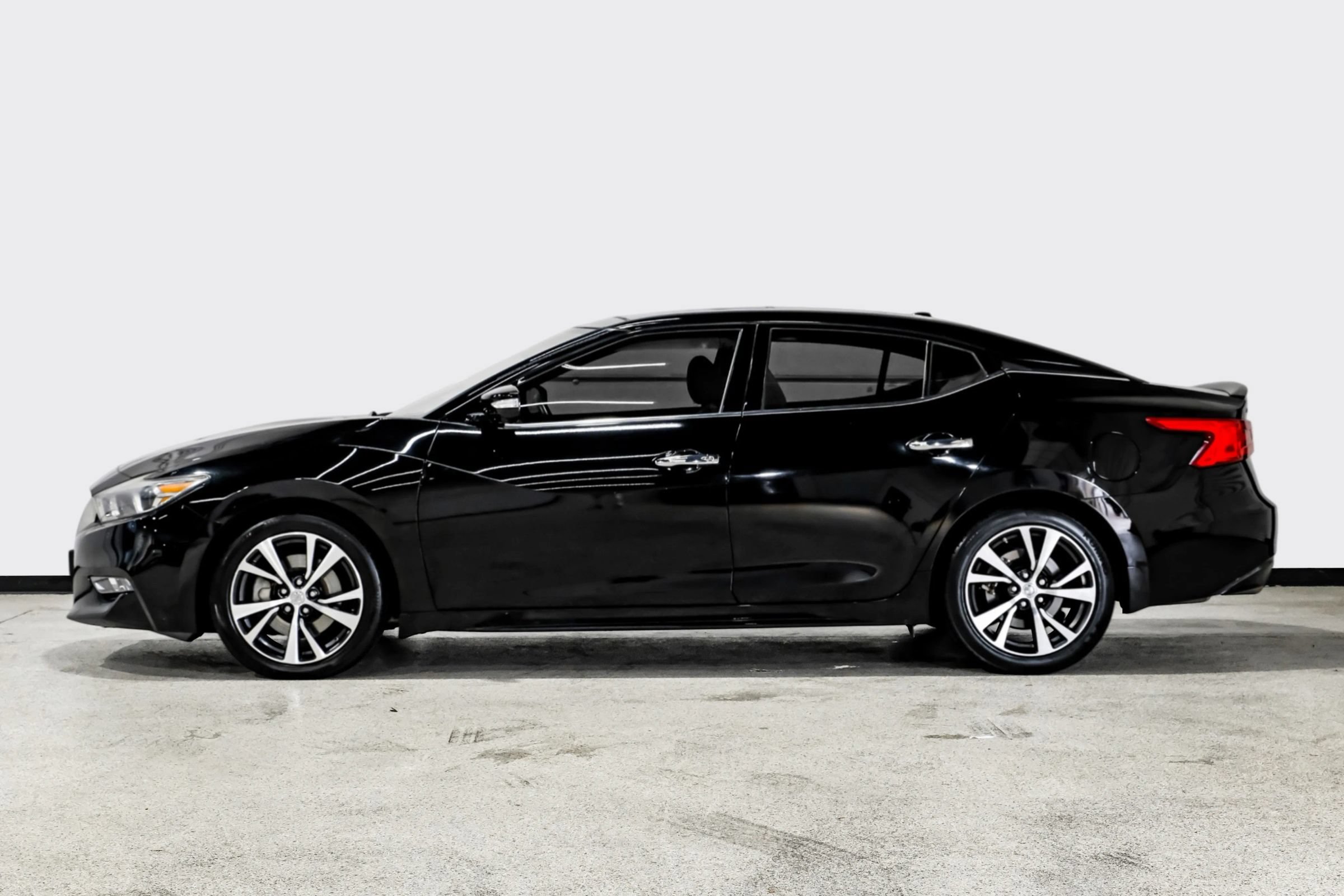 Used 2016 Nissan Maxima Platinum FWD image 9