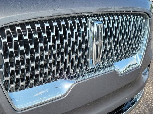 Certified 2021 Lincoln Aviator Reserve w/ Equipment Group 202A image 7