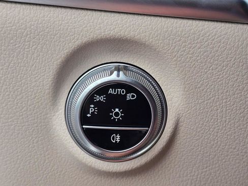 Used 2024 Mercedes-Benz C 300 4MATIC Sedan image 40