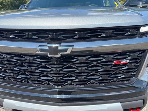 Used 2024 Chevrolet Traverse Z71 w/ LPO, Floor Liner Package AWD/4WD image 35