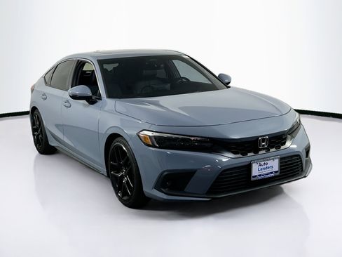 Used 2023 Honda Civic Sport Touring image 3