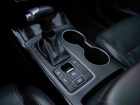 Used 2019 Kia Sorento SX image 10