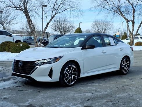 Certified 2025 Nissan Sentra SR image 1