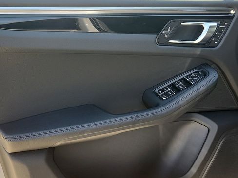 New 2026 Porsche Macan image 13
