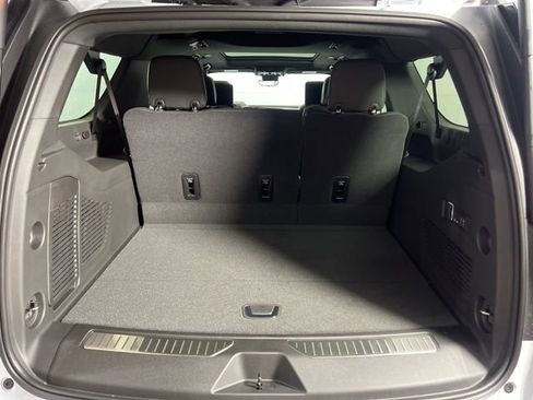 New 2026 Chevrolet Suburban High Country image 6