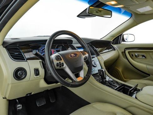 Used 2019 Ford Taurus Limited image 13