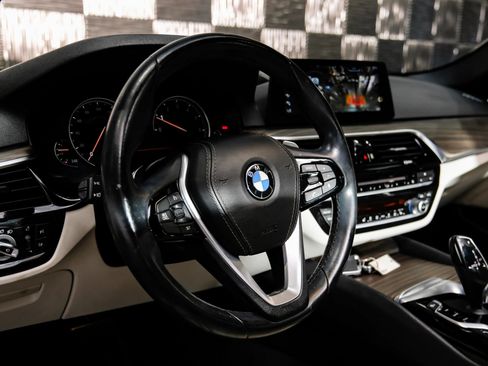 Used 2018 BMW 530i w/ Premium Package RWD image 14