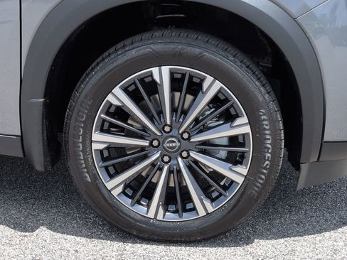 New 2026 Nissan Pathfinder Platinum FWD image 12