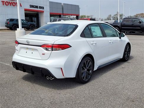 Used 2025 Toyota Corolla SE image 7