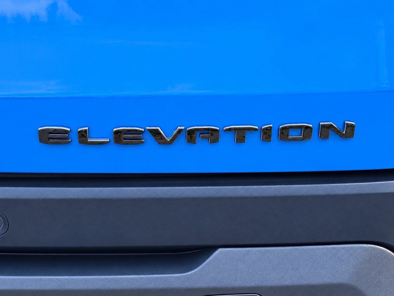 Used 2025 GMC Terrain Elevation w/ Elevation Premium Package FWD image 7