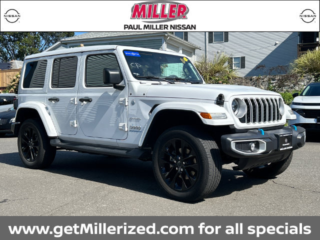 Used 2024 Jeep Wrangler Unlimited Sahara w/ Technology Group AWD/4WD image 1