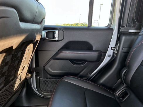 Certified 2020 Jeep Gladiator Rubicon image 16