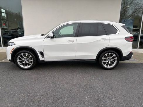 Used 2025 BMW X5 xDrive40i image 2
