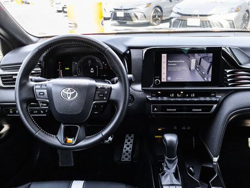 Used 2026 Toyota Camry SE w/ Convenience Package FWD image 20