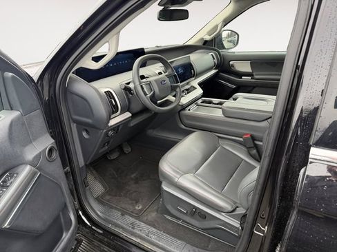 Certified 2025 Ford Expedition Max Active AWD/4WD image 9