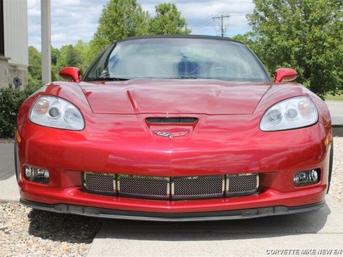 Used 2011 Chevrolet Corvette Grand Sport w/ Preferred Equipment Group RWD image 12