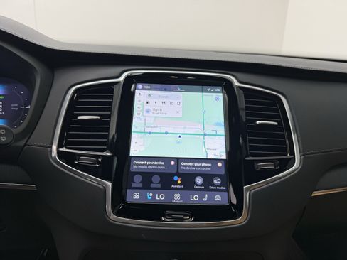 Certified 2024 Volvo XC90 T8 Ultimate w/ Protection Package Premier AWD/4WD image 20
