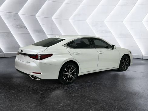 Used 2023 Lexus ES 350 w/ Premium Package image 4