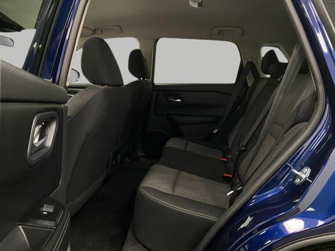 Certified 2025 Nissan Rogue SV image 28