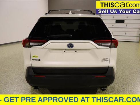 Used 2022 Toyota RAV4 XLE Premium image 5
