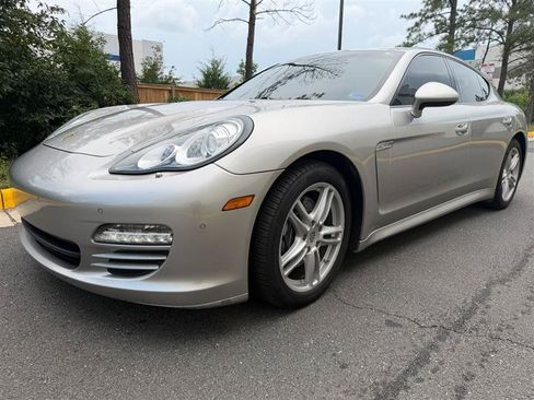 Used 2011 Porsche Panamera image 3