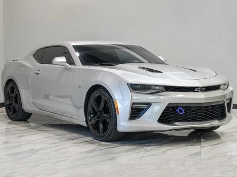 Used 2018 Chevrolet Camaro SS RWD image 10