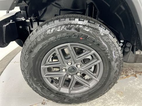 New 2026 Jeep Gladiator Sport image 25