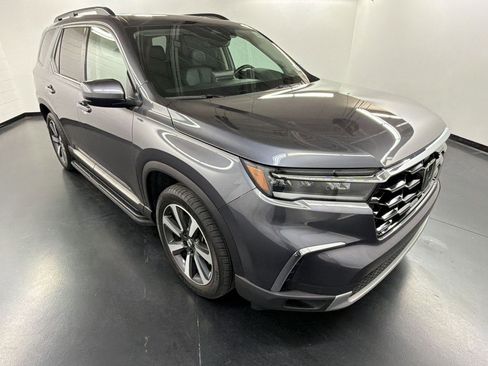 Certified 2023 Honda Pilot Touring image 7