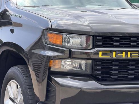 Used 2021 Chevrolet Silverado 1500 Custom w/ Safety Confidence Package AWD/4WD image 12