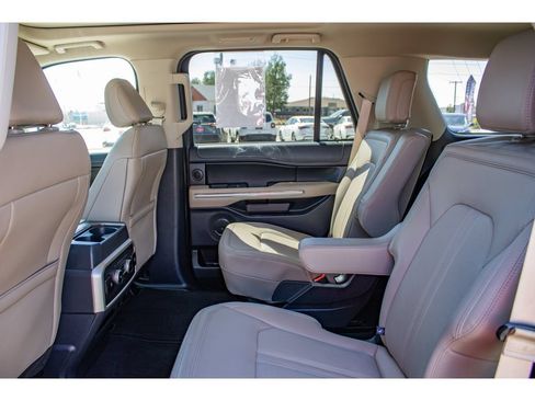Used 2024 Ford Expedition Limited AWD/4WD image 19
