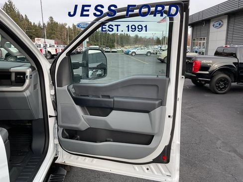 Used 2024 Ford F350 XL w/ 360-Degree Camera Package image 9