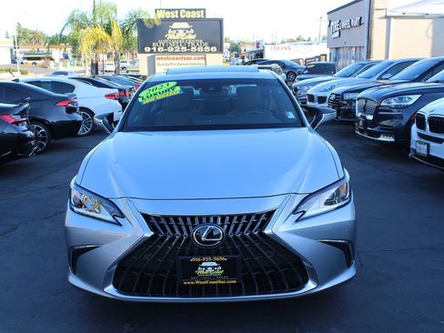 Used 2023 Lexus ES 300h w/ Premium Package FWD image 3