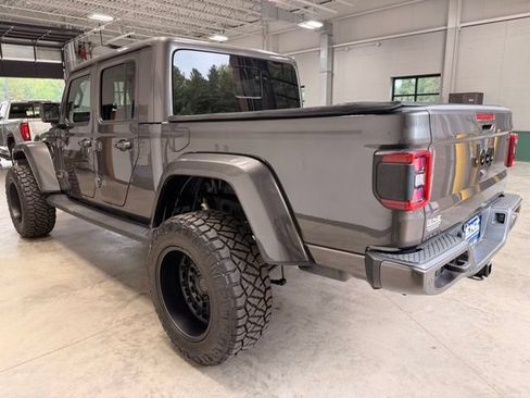 Used 2021 Jeep Gladiator Overland AWD/4WD image 5