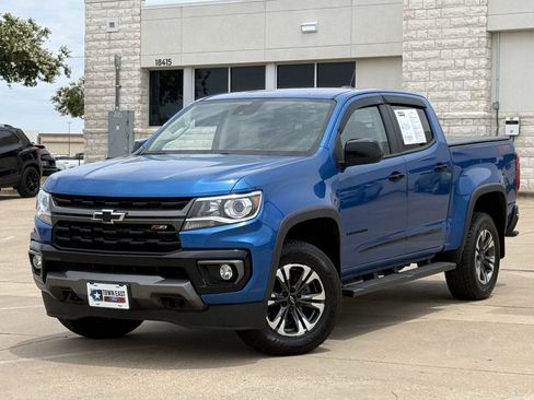 Used 2022 Chevrolet Colorado Z71 w/ Safety Package AWD/4WD image 2