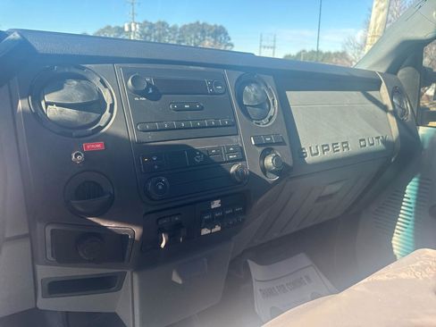 Used 2015 Ford F550 Crew Cab DRW 2WD image 16